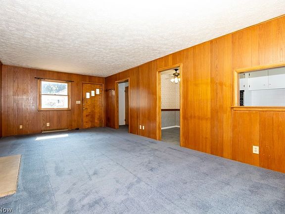 4th image of 1012 Ashwood Dr