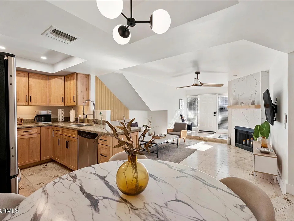 1820 E Morten Ave #117