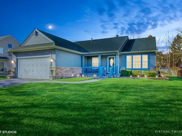 2057 Lyndhurst Ln, Aurora, IL 60503