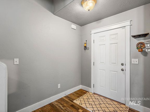 3rd image of 709 S Millstream Dr