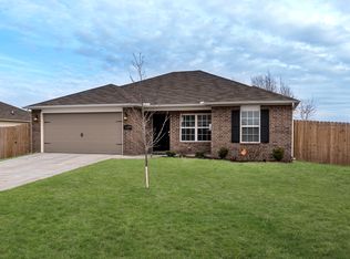 920 Meadowridge Dr, Centerton, AR 72719