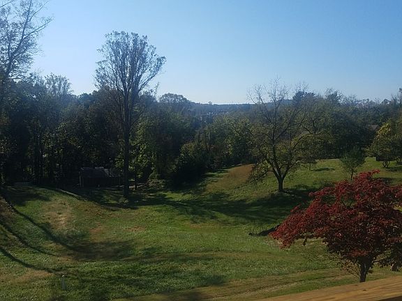 Beautiful deck Mtn view 