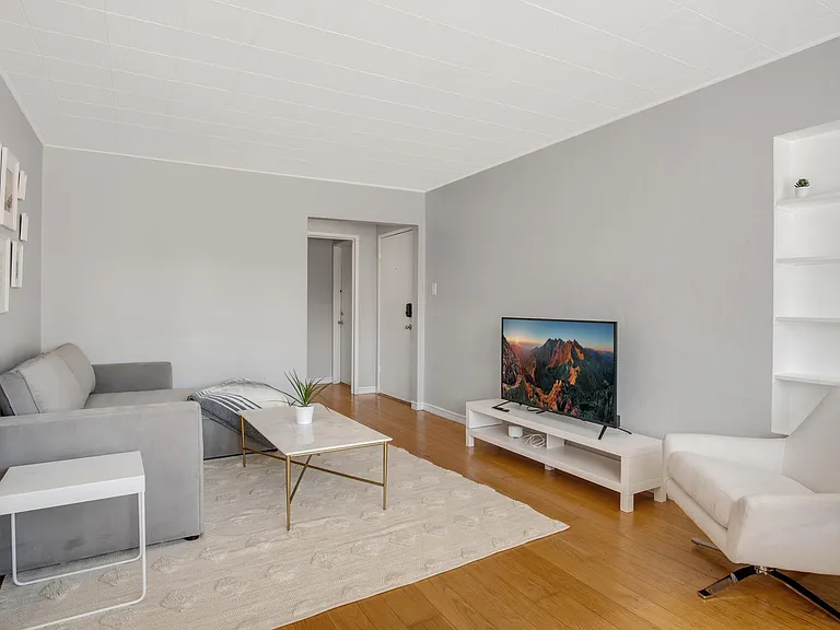 1325 Sacramento St #3 — Photo 5