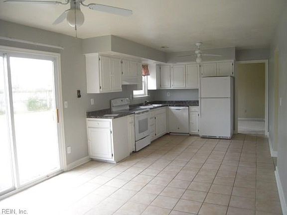 3rd image of 1691 Cassell St