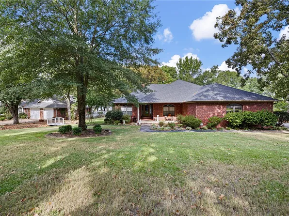 111 Jennifer Dr, Russellville, AR 72802