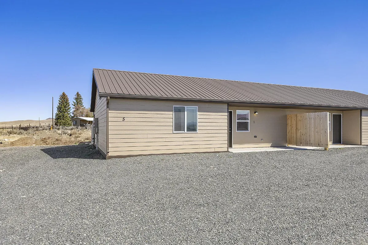 Building Photo - 5 Topaz Ln #1