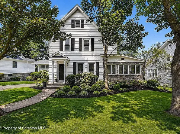 516 W Grove St, Clarks Summit, PA 18411