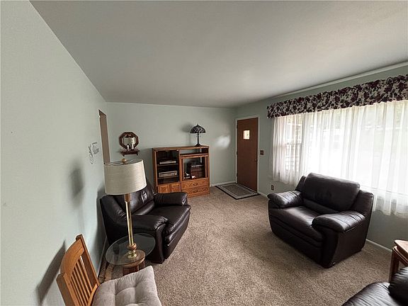 2nd image of 416 Mountain View Ln