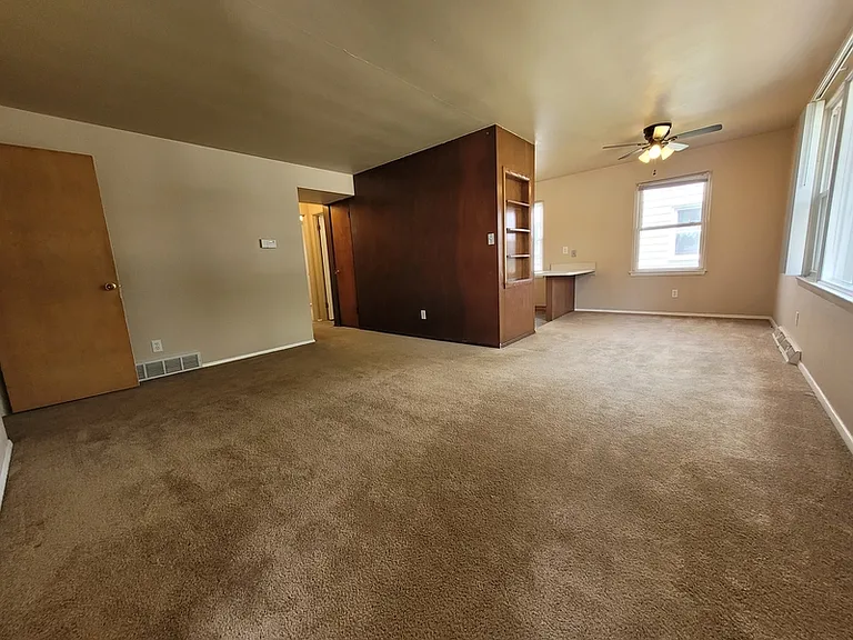 1095 Gillingham Rd #B — Photo 5