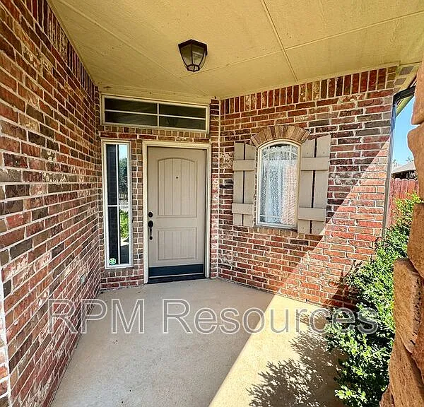 3121 SW 136th Ter — Photo 3