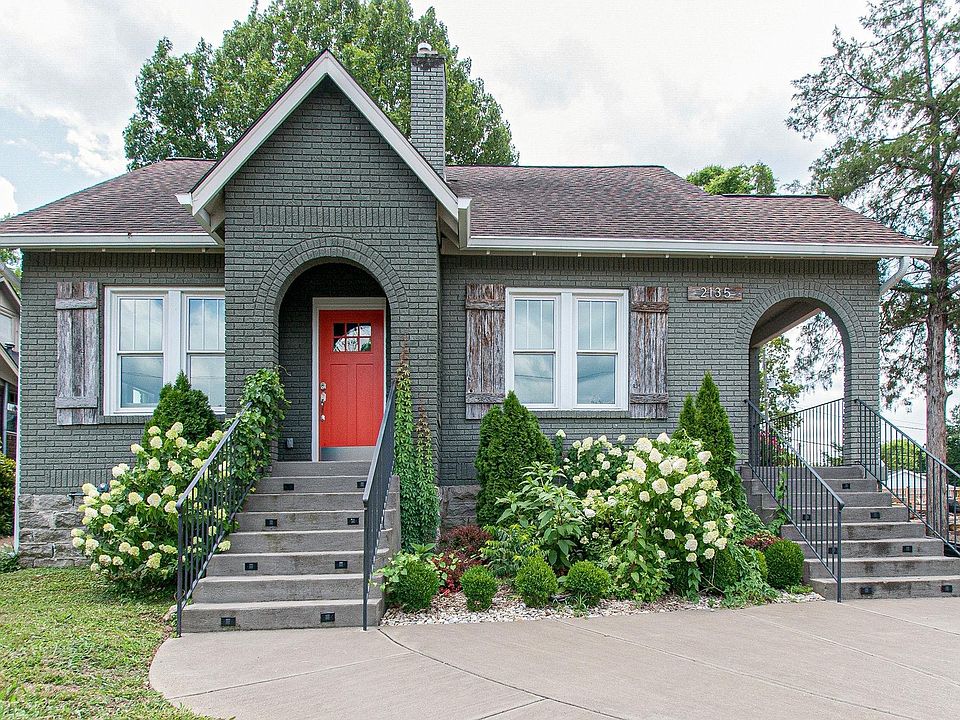 1st image of 2135B Ashwood Ave