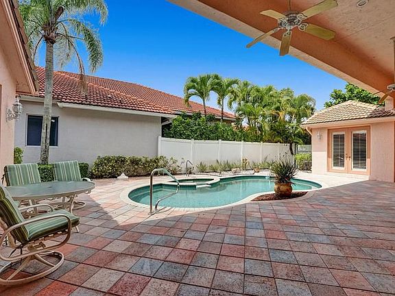 5th image of 10694 E Greenbriar Villa Dr