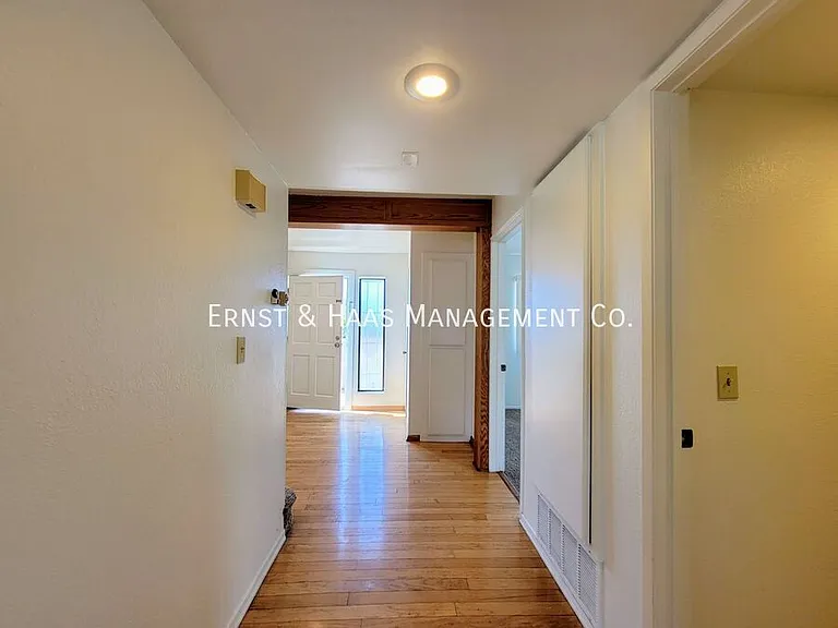 2755 E Hill St — Photo 17