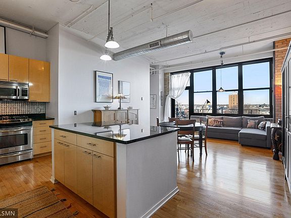 4th image of 290 Market St Unit 401