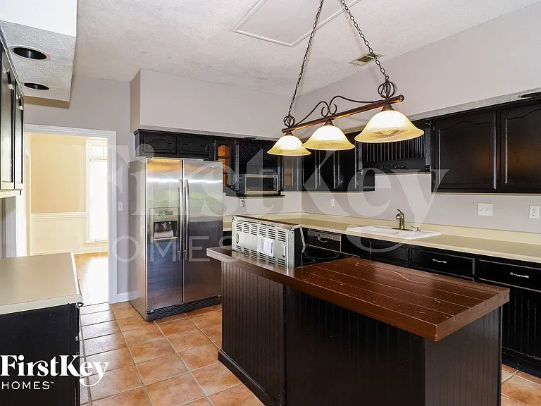 7780 Hawkcrest Dr — Photo 6