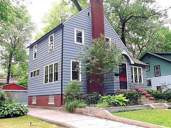 2nd image of 521 W Oakridge St