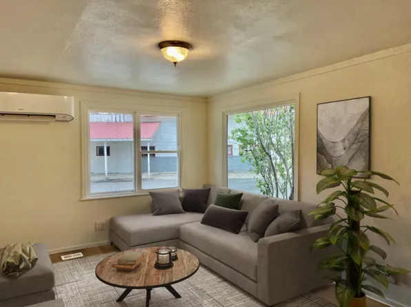 2097 Rogue River Hwy Unit 14, Gold Hill, OR 97525
