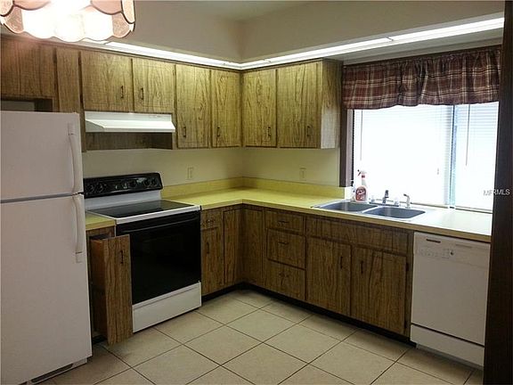 4th image of 404 Grimes Dr