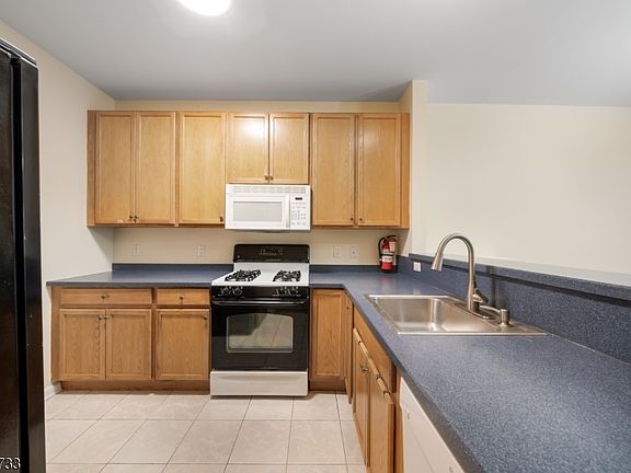 5th image of 3108 Cedar Village Blvd