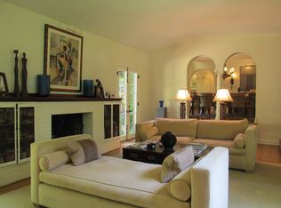 7040 Hillside Ave, Los Angeles, CA 90068