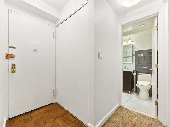 310 Lexington Avenue image 7 of 25