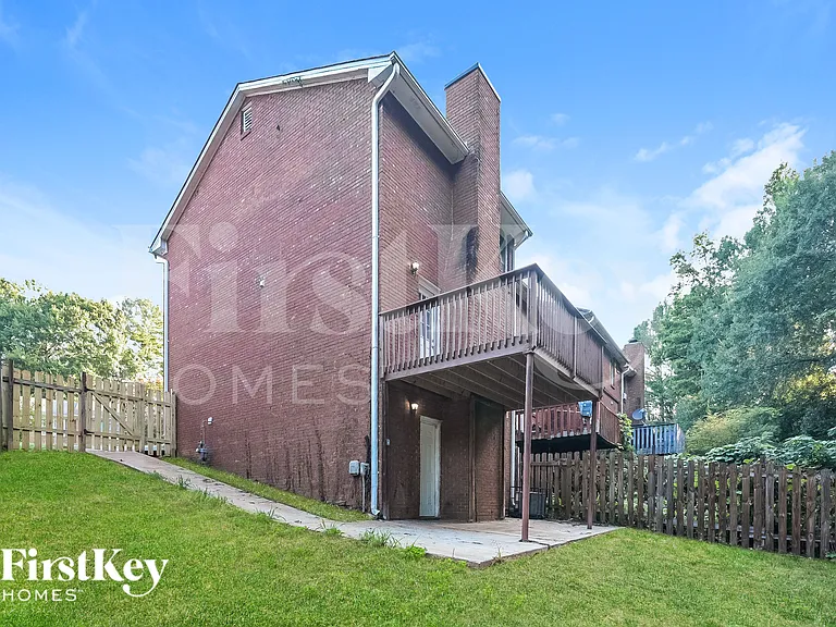 1023 Park Gate Pl — Photo 17