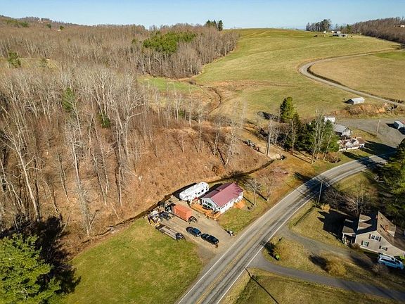 5th image of 5665 Chances Creek Rd