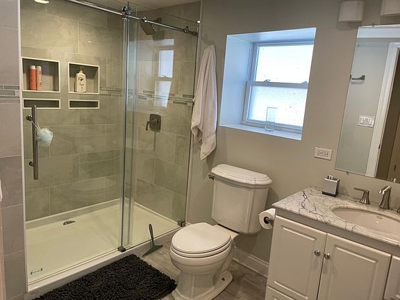 4th image of 651 Washington Blvd #1A