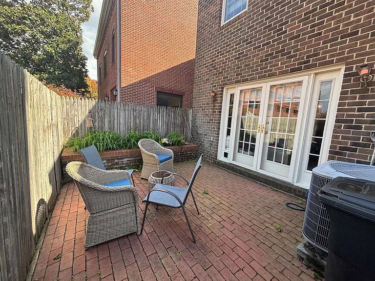 211 Oronoco St — Photo 19