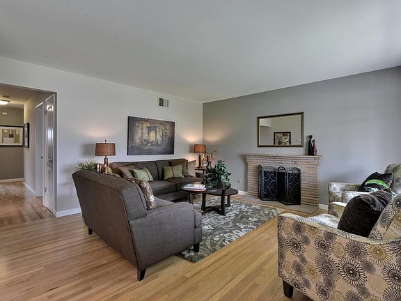 3rd image of 745 Melon Ct