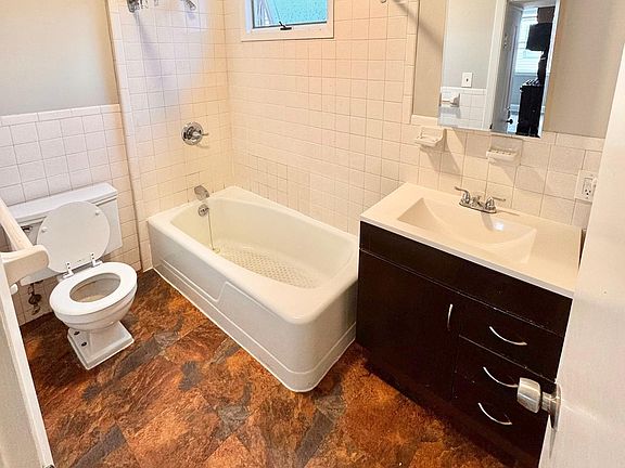 3rd image of 57 William St #1F