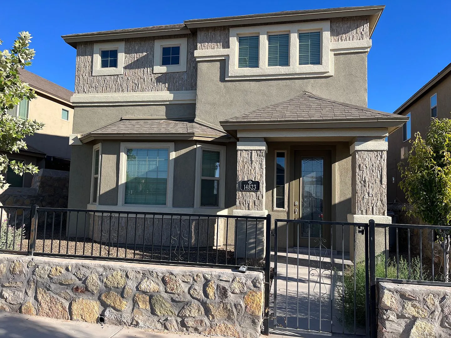 You will love this Carefree Home! — Photo 2