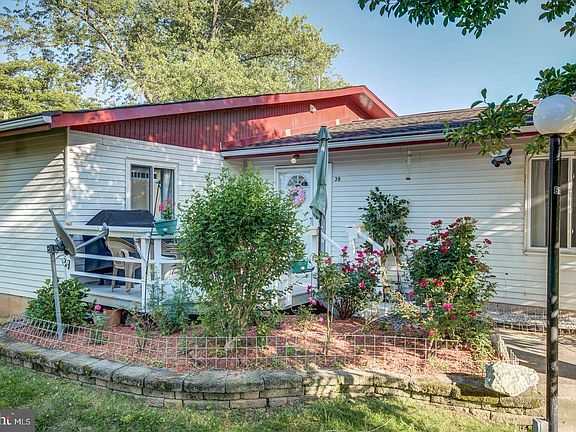 5th image of 38 Steven Ct #212