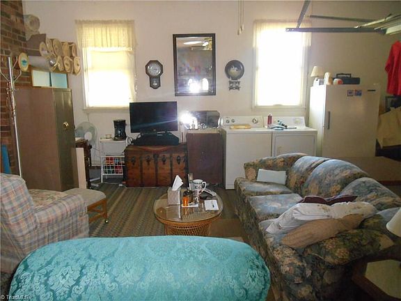 2nd image of 482 Copeland School Rd