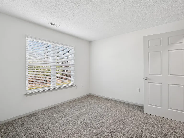 Dominion Pines Apartments — Photo 19