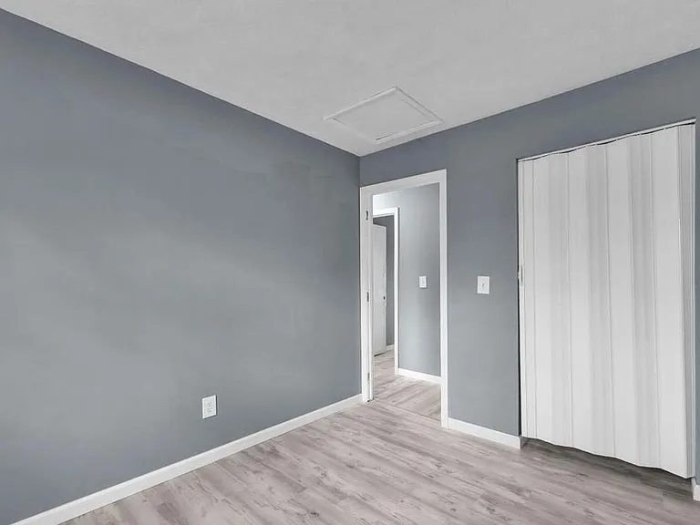 1034 W Kemper Rd — Photo 3