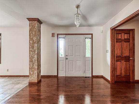 4th image of 214 Carrollton Ln