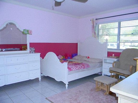 4th image of 1009 W Ash Dr