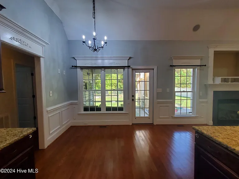 3008 Taberna Dr — Photo 7