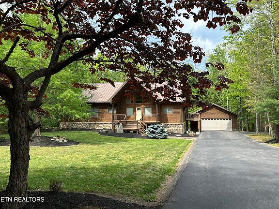 3rd image of 150 Red Oak Dr