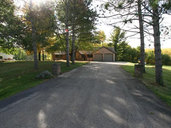 1701 West Interlochen Drive, Janesville, WI 53545