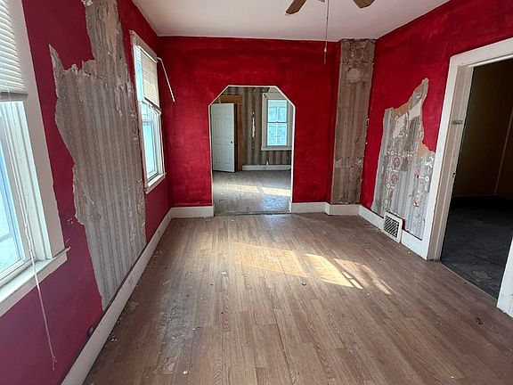 5th image of 1421 Burnet Ave