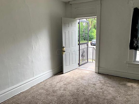 2nd image of 692 Gibbard Ave #4