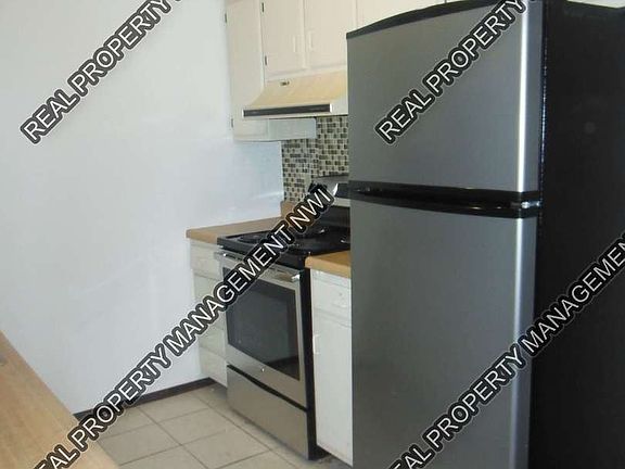 3rd image of 10049 Kennedy Ave APT 2D