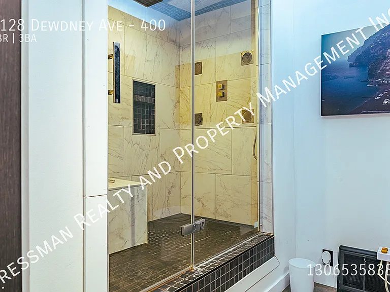 2128 Dewdney Ave #400 — Photo 19