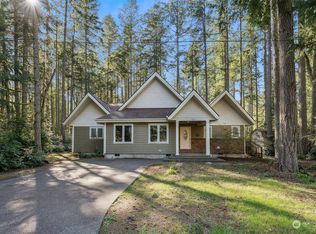 11104 Tahoma Dr, Anderson Island, WA 98303