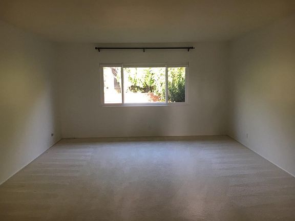 4th image of 2221 Petersburg Dr