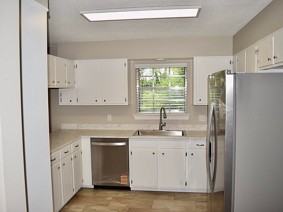 3rd image of 1324 Clearpoint Dr