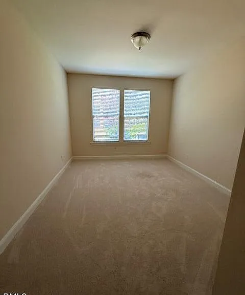 254 Begen St — Photo 29