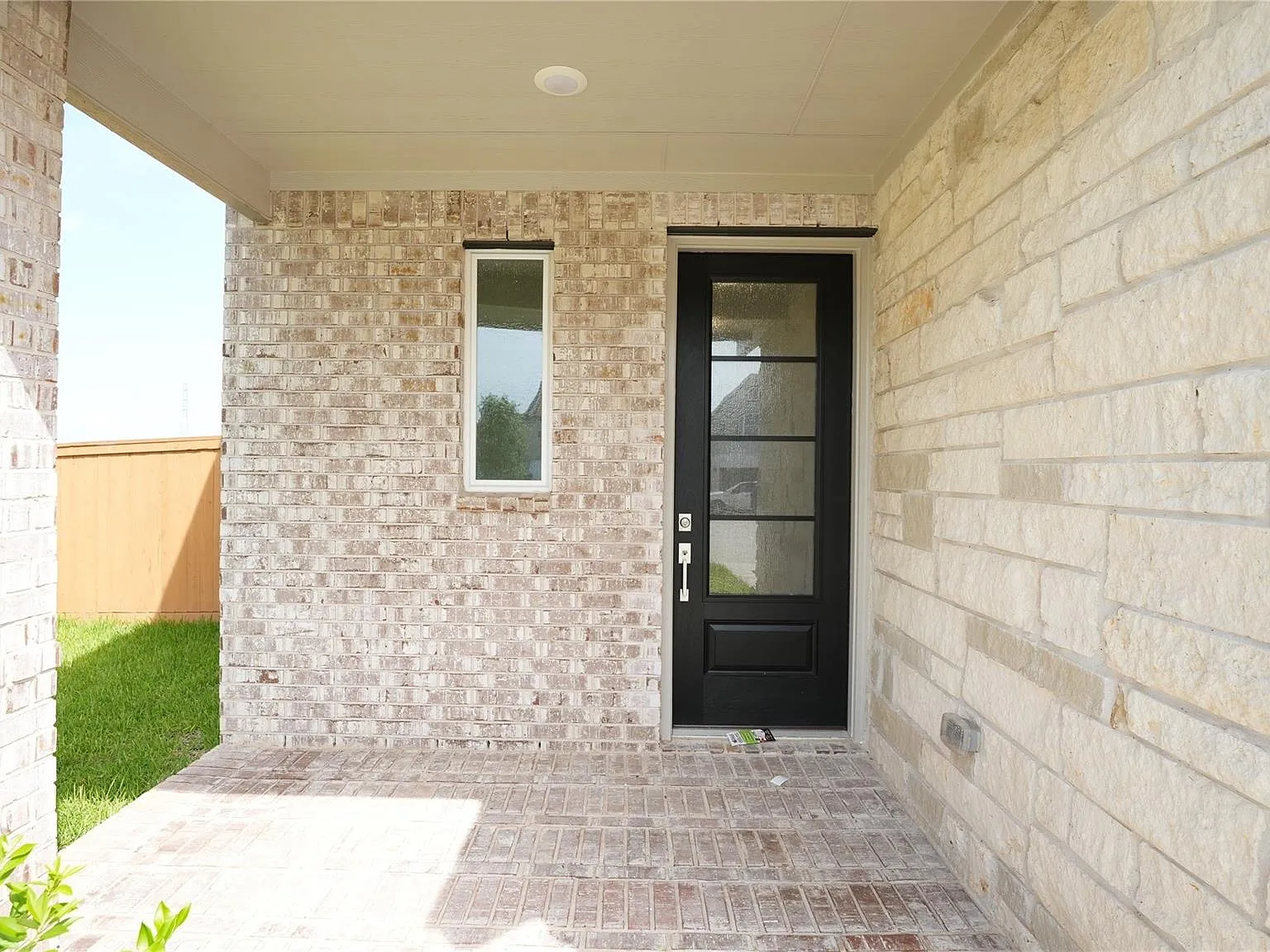 3 bed, 2.5 bath, 1635 sqft, $2,250 — Photo 3